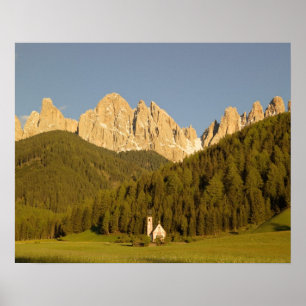 Stジョバンニ、Val di Funes、Dolomites、イタリア ポスター
