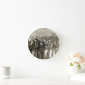 St.、およびドルイド教司祭によって攻撃されて詠唱している、コルンバ ラウンド壁時計 (ホーム)