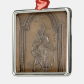 St.メダルトの司教を描写するレリーフ、浮き彫り メタルオーナメント (左)