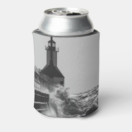 St Joseph Grayscaleでの激しい波 缶クーラー (缶裏面)