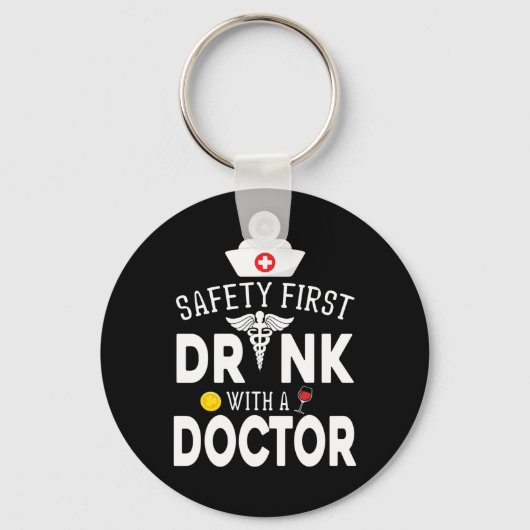 St Patで医師とワインを飲む際の安全性 キーホルダー (正面)