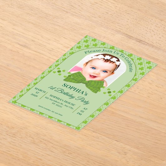 St. Patrick’s Day 1st Birthday アクリル招待状 (レイダウン)