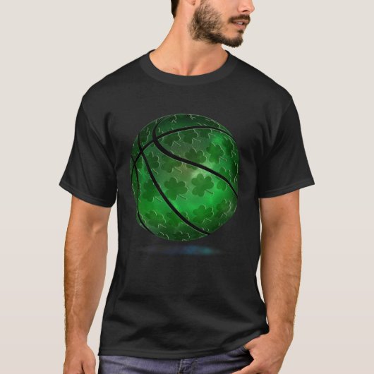 St Patrick s Day Gnome Holding Basketball Lucky Bo Tシャツ (正面)