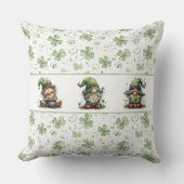 St. Patrick’s Day Gnome Pattern with Shamrocks  クッション (正面)