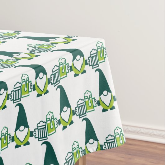 St. Patrick’s Day Gnome with Beer Mug テーブルクロス (インサイチュ)