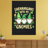 St Patrick’s Day Lucky Shamrock Gnome  キャンバスプリント (インサイチュ (リビング))