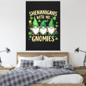 St Patrick’s Day Lucky Shamrock Gnome  キャンバスプリント (インサイチュ (寝室))