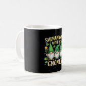 St Patrick’s Day Lucky Shamrock Gnome  コーヒーマグカップ (正面左)