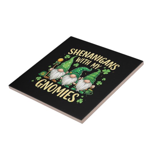 St Patrick’s Day Lucky Shamrock Gnome  タイル (側面)