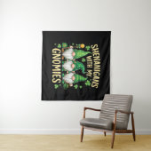 St Patrick’s Day Lucky Shamrock Gnome  タペストリー (インサイチュ(横))