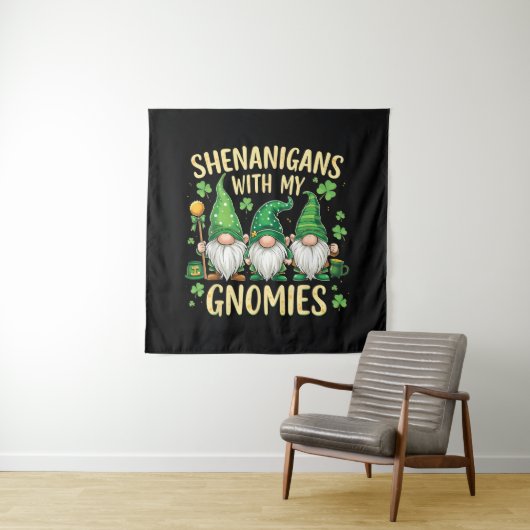 St Patrick’s Day Lucky Shamrock Gnome  タペストリー (インサイチュ)