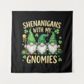 St Patrick’s Day Lucky Shamrock Gnome  タペストリー (正面)