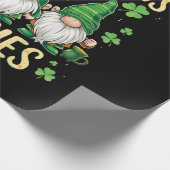 St Patrick’s Day Lucky Shamrock Gnome  ラッピングペーパー (角)