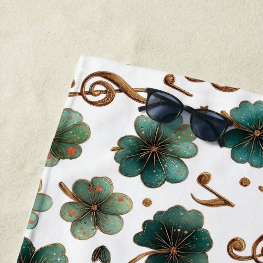 St. Patrick’s Day Musical Shamrock ビーチタオル (インサイチュ)