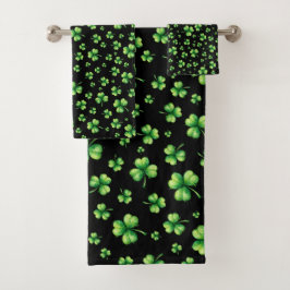 St. Patrick’s Day Watercolor Shamrock on black バスタオルセット