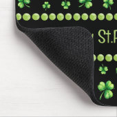 St. Patrick’s Day Watercolor Shamrock on black  マウスパッド (コーナー)