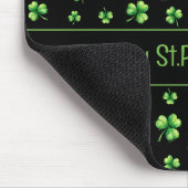 St. Patrick’s Day Watercolor Shamrock on black マウスパッド (コーナー)