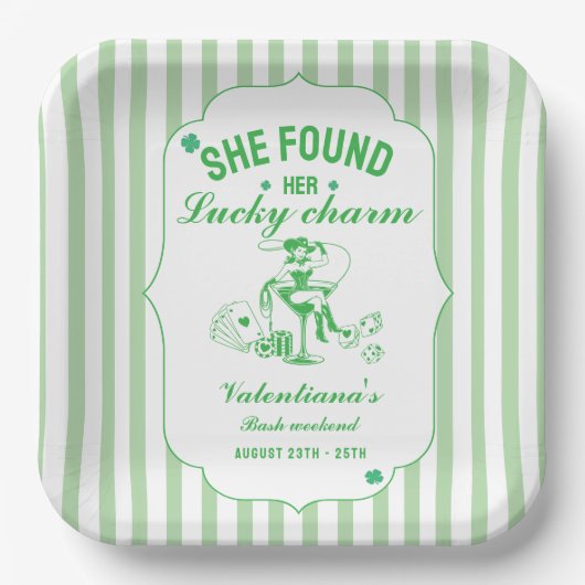 St patrick she found her lcuky charm bachelorette  ペーパープレート (正面)