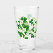 St. Patricks日のつる植物及びシャムロックのクローバー タンブラーグラス (正面)