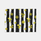 st patricks白黒クローバー フリースブランケット (正面(横))