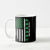 st patricks・ダのシャムロックを持つ米国国旗 コーヒーマグカップ (左)
