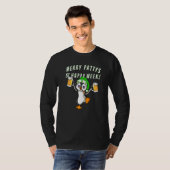 st patricks dayおもしろいパーティーペンギン飲用1 tシャツ (正面フル)