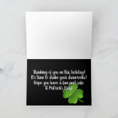 St patricks dayのおもしろいな黒い緑のシャムロック シーズンカード (内部)