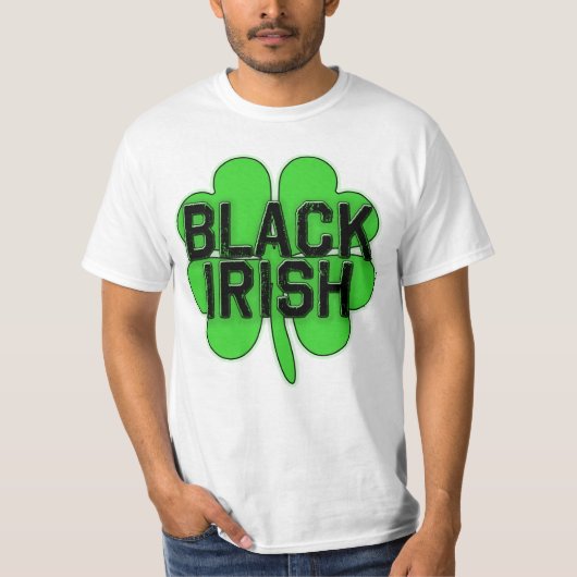 St patricks dayのための大きいシャムロックを持つ黒のアイルランド語 tシャツ (正面)