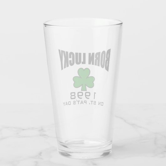 st patricks dayの誕生日の生まれる幸運なアイルランドのシャムロック タンブラーグラス (裏面)