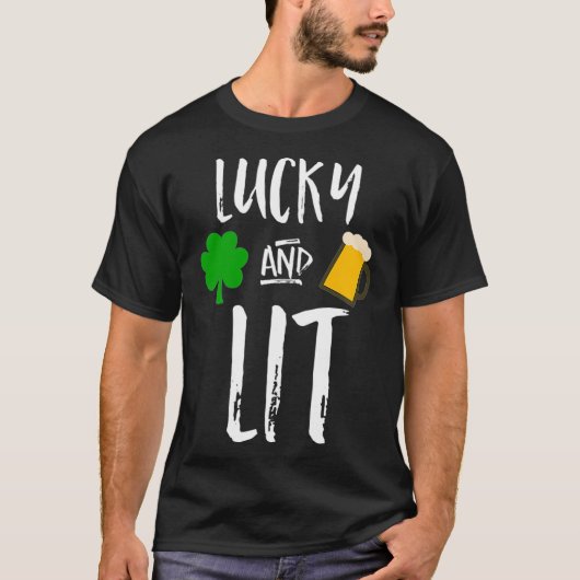 St patricks dayは酒に酔っている tシャツ (正面)