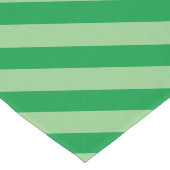 St patricks dayグリーンとライトグリーンストライプの ショートテーブルランナー (コーナー)