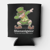 St patricks dayシェナニゲーターDabbing Leprechaun 缶クーラー (正面)
