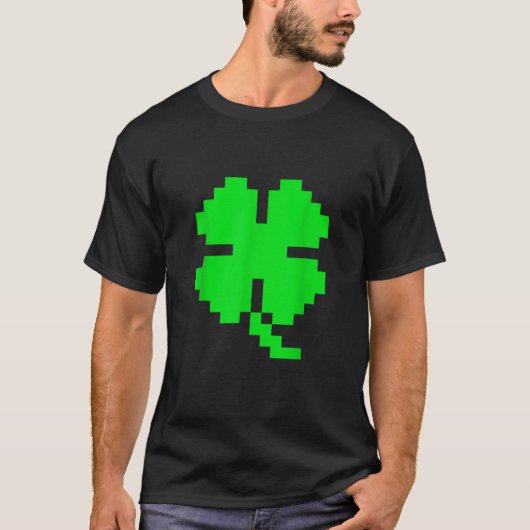 St patricks dayビデオゲームズクローバーレトロ8ビットPix Tシャツ (正面)