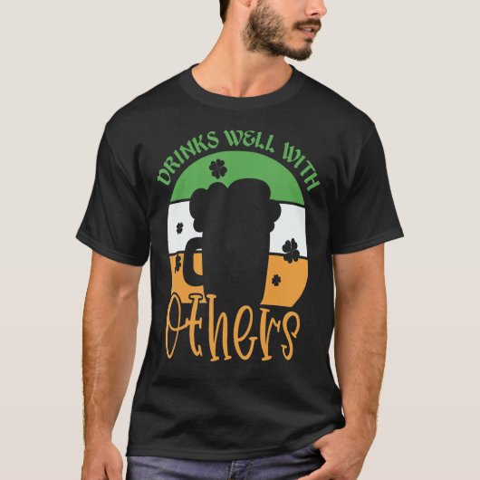 St patricks day他Viとの飲み物 Tシャツ (正面)