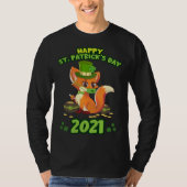 St Patricks Day 2021 Lucky Fox Irish Social Distan Tシャツ (正面)