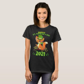 St Patricks Day 2021 Lucky Fox Irish Social Distan Tシャツ (正面フル)