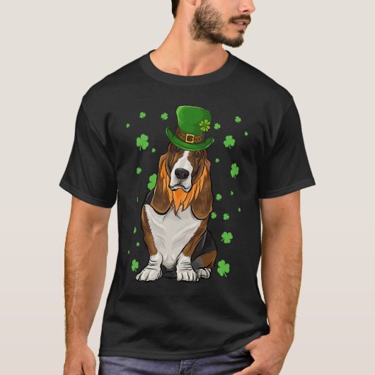 St Patricks Day Basset Hound Dog Shamrock Tシャツ (正面)