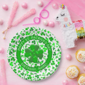St Patrick's Day Birthday Shamrocks Personalized ペーパープレート (パーティー)