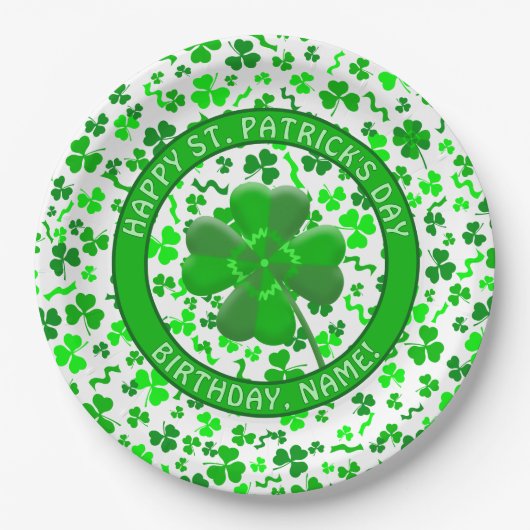 St Patrick's Day Birthday Shamrocks Personalized ペーパープレート (正面)