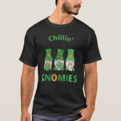 St Patricks Day Chillin With My Gnomies Tシャツ (正面)
