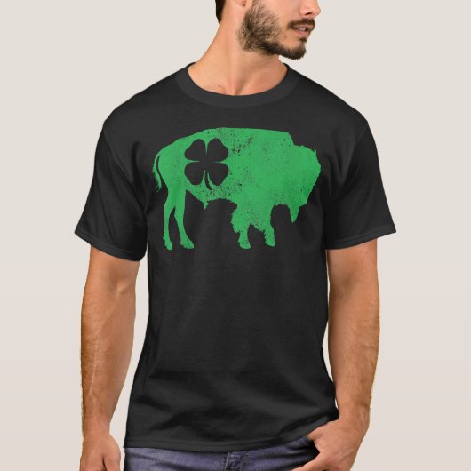 St Patrick's Day Green Shamrock Buffalo Bison Iris Tシャツ (正面)