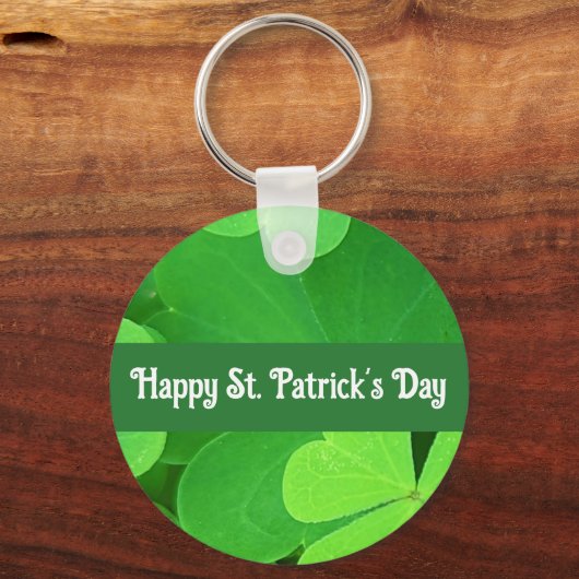 St. Patrick's Day Green Shamrocks and Clovers キーホルダー (裏面)