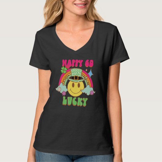 St Patricks Day Happy Go Lucky Rainbow Happy Face  Tシャツ (正面)
