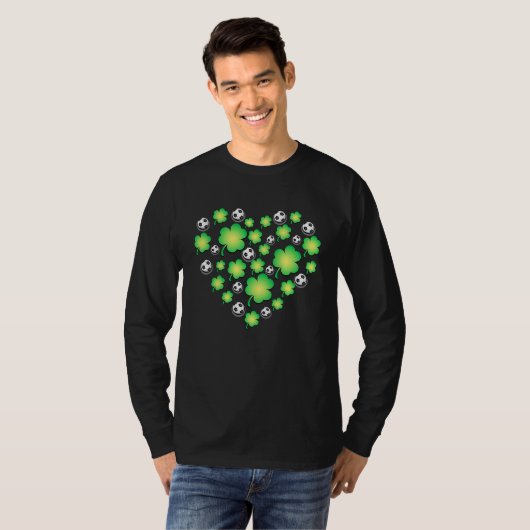 St Patricks day Heart made of c and soccer balls Tシャツ (正面フル)