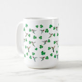 St. Patrick's Day Hummingbird and Shamrocks コーヒーマグカップ (正面左)