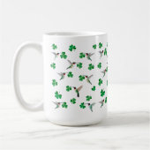 St. Patrick's Day Hummingbird and Shamrocks コーヒーマグカップ (左)