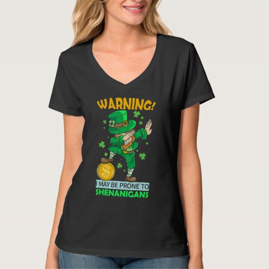 St Patricks Day Irish Dabbing Leprechaun Shenaniga Tシャツ (正面)