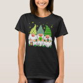 St Patricks Day Irish Gnomes Leprechauns Funky St  Tシャツ (正面)