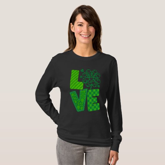 St Patrick's Day Irish love shamrock Tシャツ (正面フル)