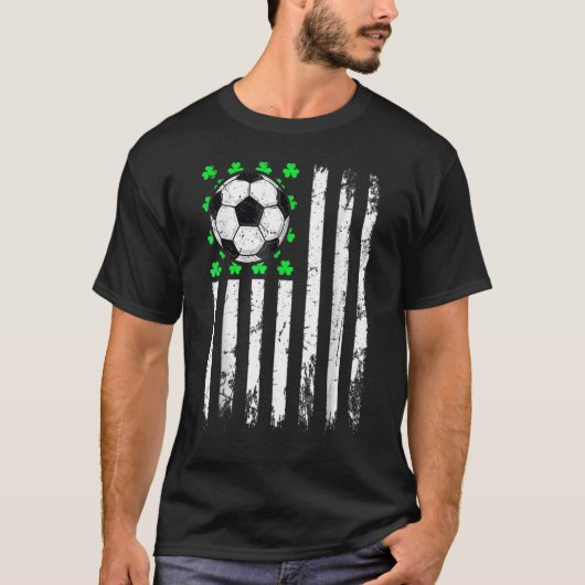 St Patrick's Day Irish Soccer USA Flag Shamrock Tシャツ (正面)